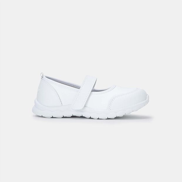 B First Children White Flat